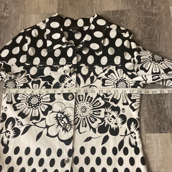 KAK TUS Jacket - Picture 6 of 7